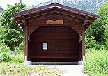 Stazione per autobus in legno massello di pino svedese