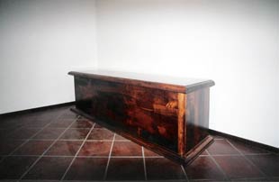 Cassapanca in legno massello di ciliegio europeo