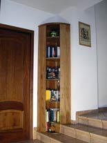 Libreria angolare in legno noce nazionale massello