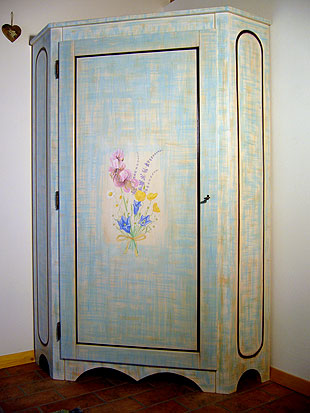 Mobile angolare in legno massello di abete