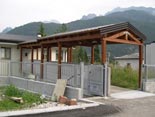 Tettoia in legno massello d'abete con capriate