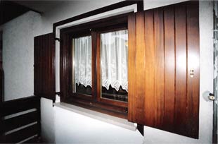 Finestra in legno massello douglass