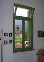 Finestra in legno massello di abete