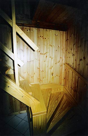Scala di rivestimento in legno massello
